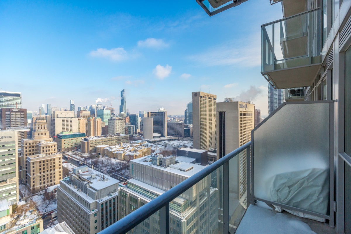 126 Simcoe St, unit 3105 Toronto