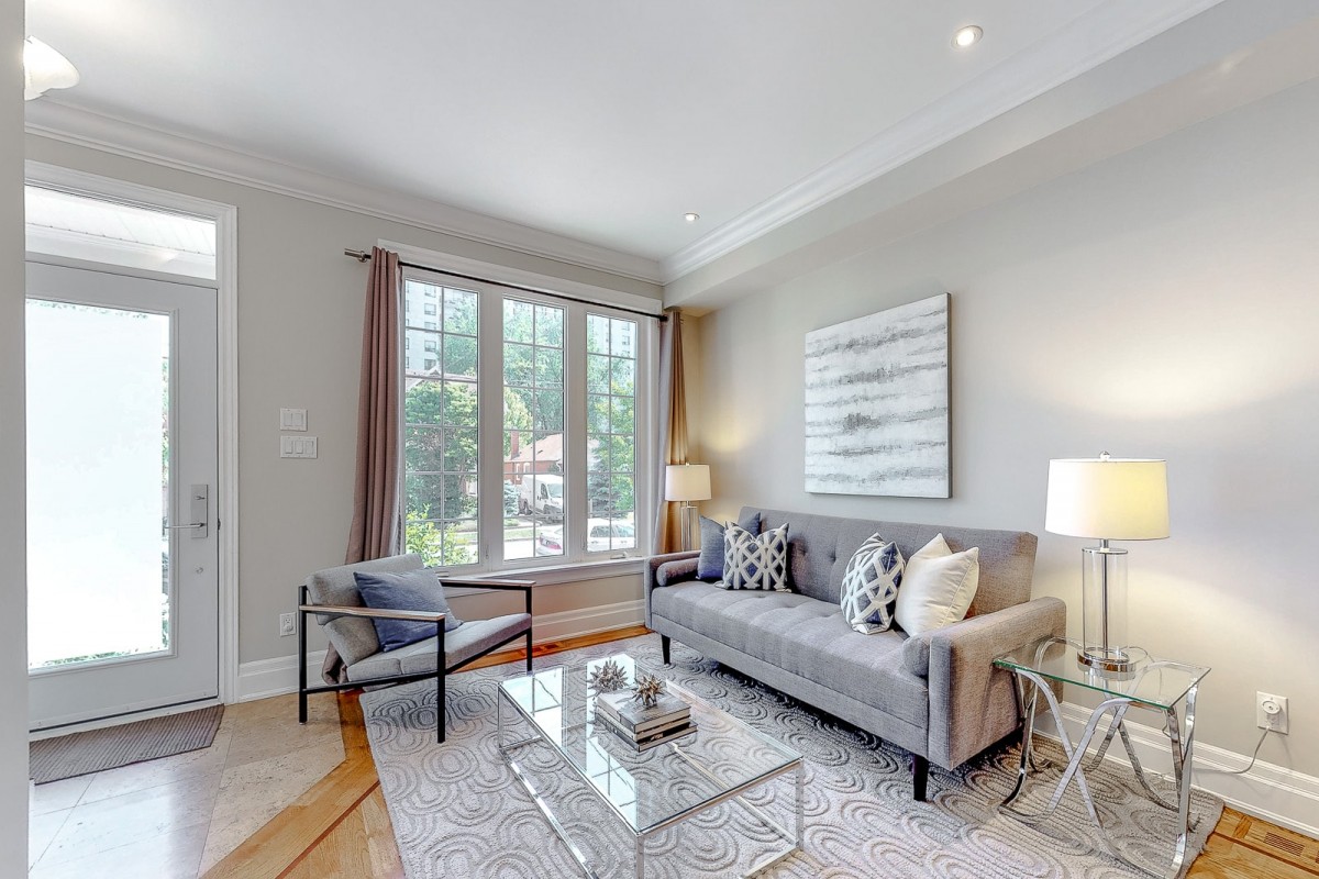 92B Torrens Ave  East York