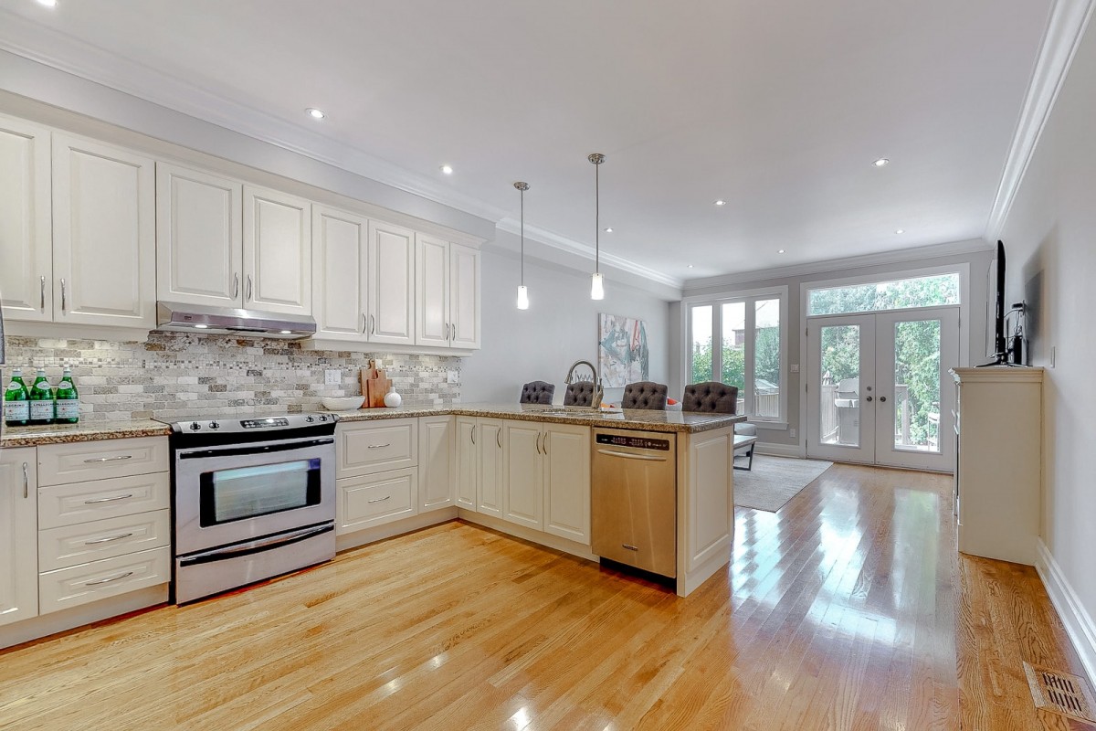 92B Torrens Ave  East York