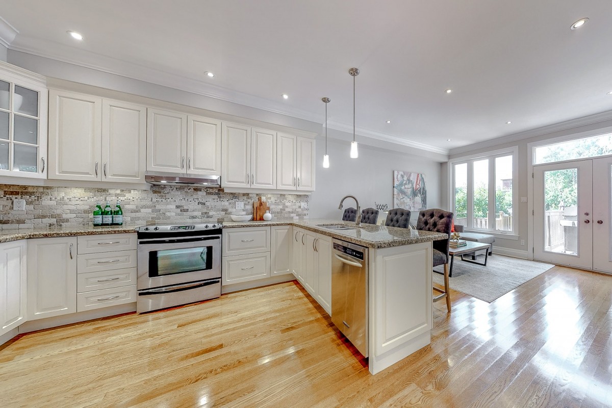 92B Torrens Ave  East York