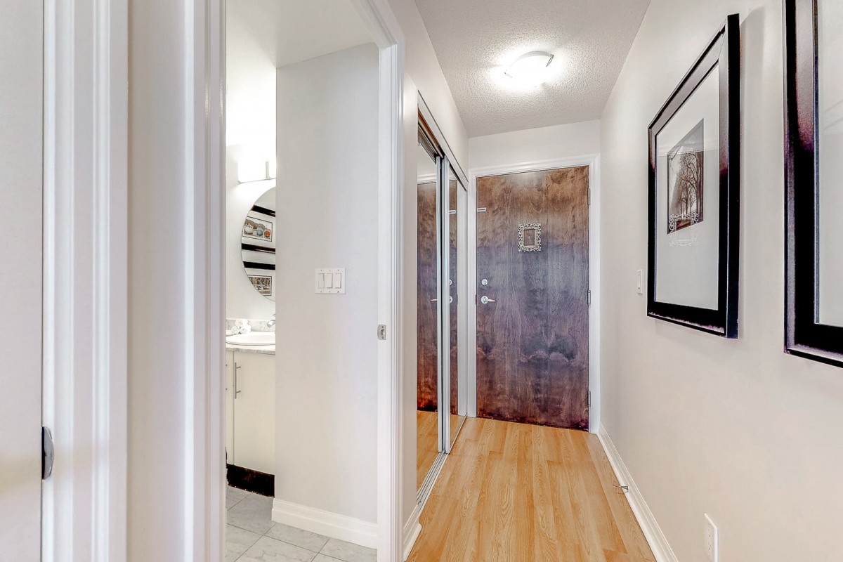 16 Yonge St, Suite 1011  Toronto