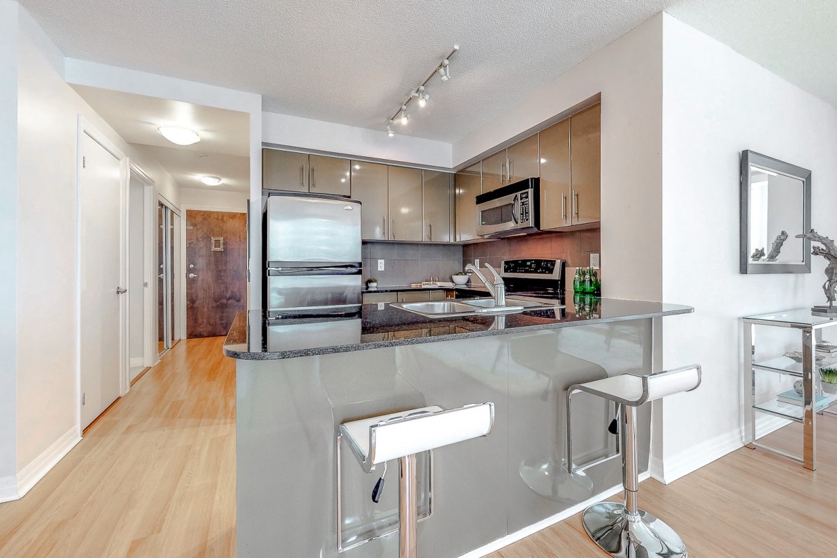 16 Yonge St, Suite 1011  Toronto