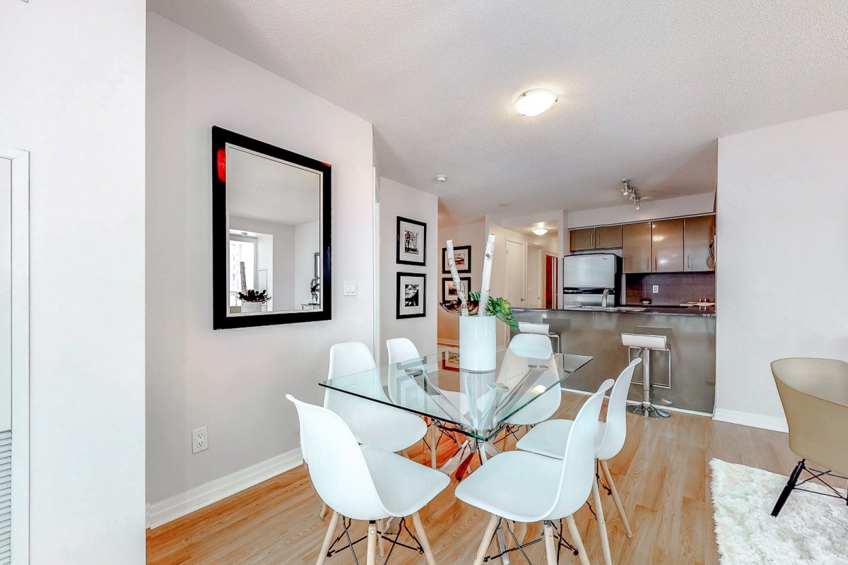 16 Yonge St, Suite 1011  Toronto