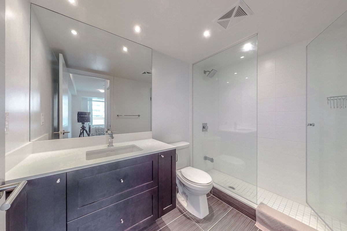 525 Adelaide St W, Suite 513  Toronto